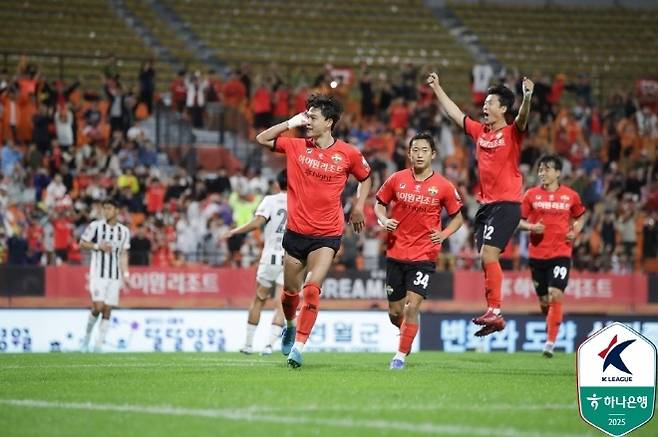강원 FC 스트라이커 김건희. 사진=한국프로축구연맹
