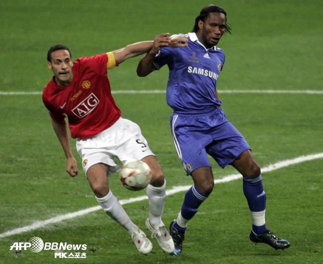 현역시절 치열하게 맞붙었던 리오 퍼디난드(왼쪽)와 디디에 드로그바(오른쪽). 사진=AFPBBNews=News1