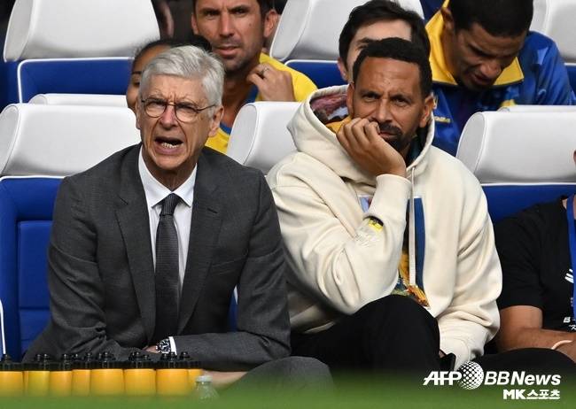 현역시절 라이벌이었던 아르센 벵거 감독(왼쪽)과 리오 퍼디난드(오른쪽). 사진=AFPBBNews=News1