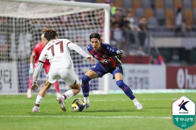 오후성(사진 왼쪽). 사진=한국프로축구연맹