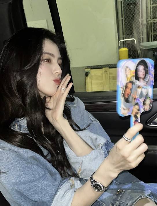 한소희 소셜 계정 캡처