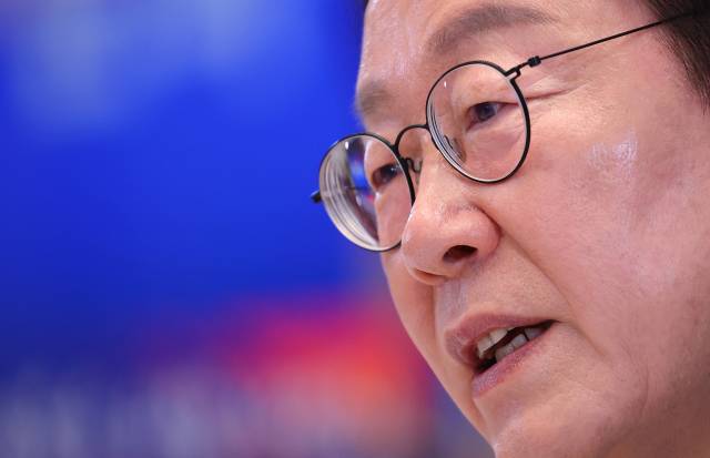 이재명 대통령이 11일 청와대 영빈관에서 열린 취임 100일 기자회견 '회복을 위한 100일, 미래를 위한 성장'에서 발언하고 있다. 연합뉴스