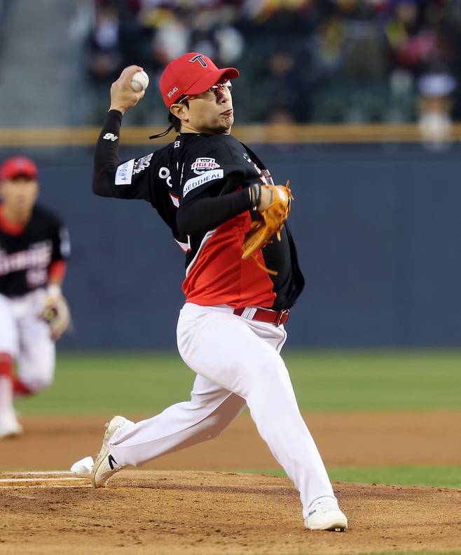 KIA 양현종이 올 시즌 개인 최소이닝인 2이닝만 소화하고 교체됐다. 뉴시스