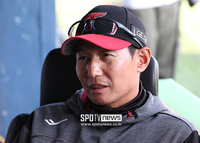 ▲ 염경엽 감독은 포스트시즌 좌완 불펜진 구성을 놓고 고민을 거듭하고 있다 ⓒ곽혜미 기자