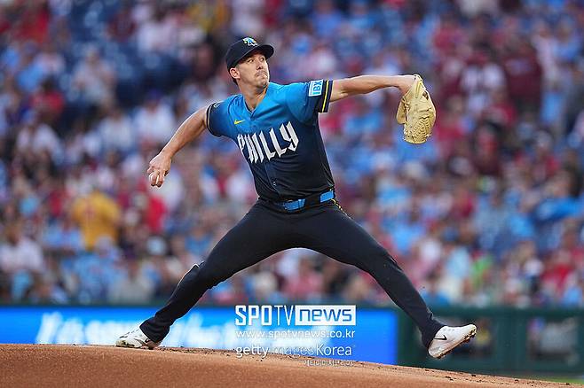 ▲ 워커 뷸러가 ABS(자동 투구 판정 시스템)에 대한 불만을 공개적으로 밝혔다. 뷸러는 보스턴 레드삭스에서 방출돼 필라델피아 필리스와 계약했다.