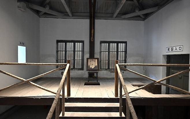 ▲ 인천경기기자협회가 광복 80주년을 맞은 시점에서 회원들과 지난 6일부터 10일까지 5일간 하얼빈역 안중근 의사 기념관, 731부대 전시관, 뤼순 감옥과 법원 등을 탐방했다. /인천경기기자협회 공동취재단