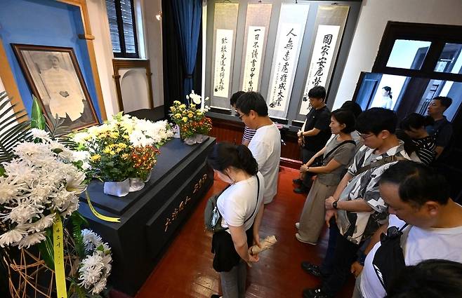 ▲ 인천경기기자협회가 광복 80주년을 맞은 시점에서 회원들과 지난 6일부터 10일까지 5일간 하얼빈역 안중근 의사 기념관, 731부대 전시관, 뤼순 감옥과 법원 등을 탐방했다. /인천경기기자협회 공동취재단