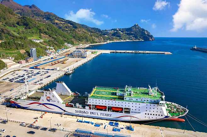 울릉도가 관광객 감소로 여객선이 중단되면서 위기를 맞고 있다. -한국관광공사 제공