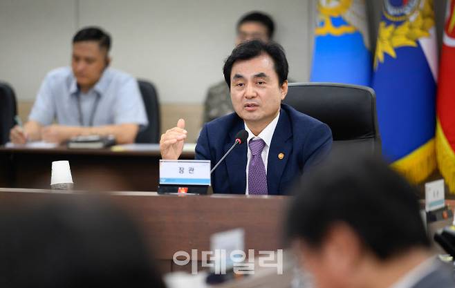 안규백 국방부 장관이 지난 5일 군기강 확립을 위한 주요 지휘관 회의를 주관하고 있다. (사진=국방부)