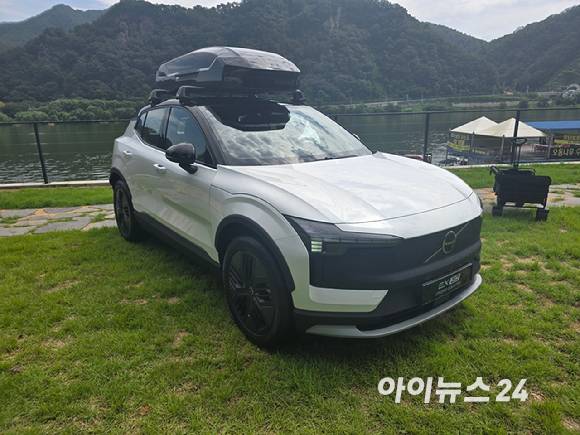 볼보 'EX30 CC'. [사진=김종성 기자]