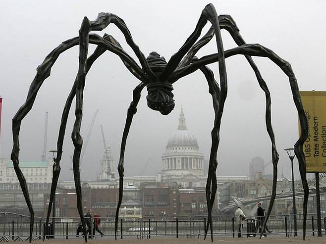 루이스 부르주아  (1999) / 사진출처. Wiki Art