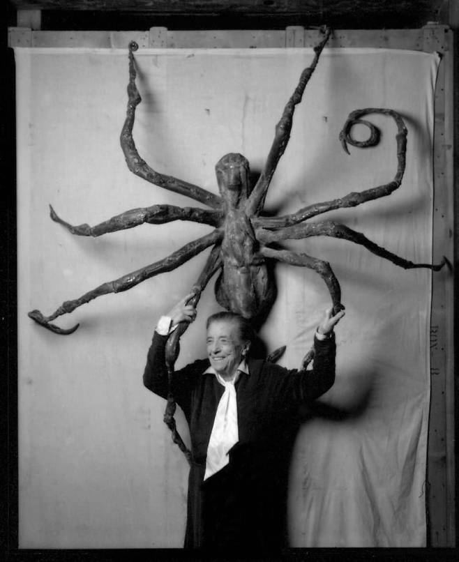 1996년 뉴욕 아틀리에에서 루이스 부르주아 모습 / 사진. © Peter Bellamy / © The Easton Foundation / Adagp, Paris 2020