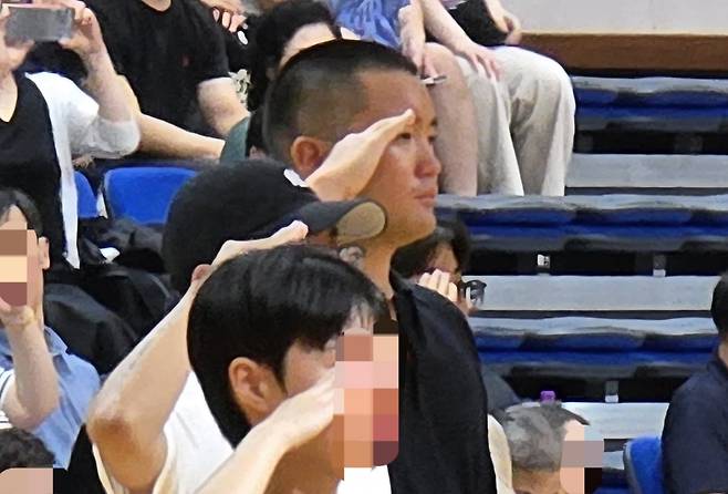 이재용 삼성전자 회장 아들인 이지호 씨가 오늘 해군 사관후보생으로 입영했다./삼성전자