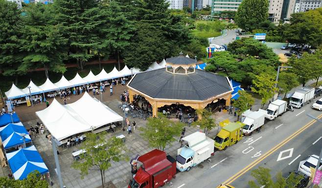 대전 유성구의 대표적인 야외공연장인 유성온천 문화공원 '두드림공연장' 모습. 유성구