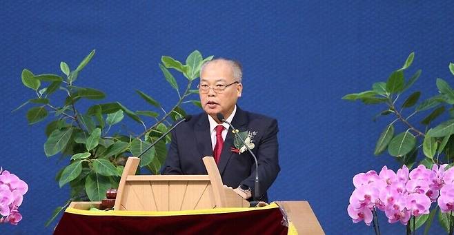 신임 회장으로 취임한 조형국 장로가 정기총회에서 취임사를 전하고 있다.