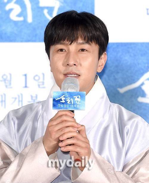 김동완 / 마이데일리