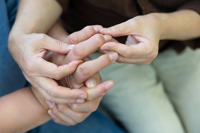 [서울=뉴시스] 통풍 발병의 주요 원인이 음주 등 생활 습관 탓이라는 기존 관념과 달리 유전적 요인이라는 연구 결과가 발표됐다. 2025.09.13. *재판매 및 DB금지 *재판매 및 DB 금지