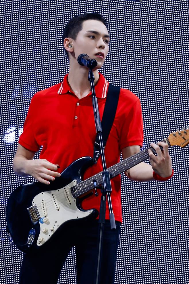 세븐틴 버논. 플레디스 엔터테인먼트 제공