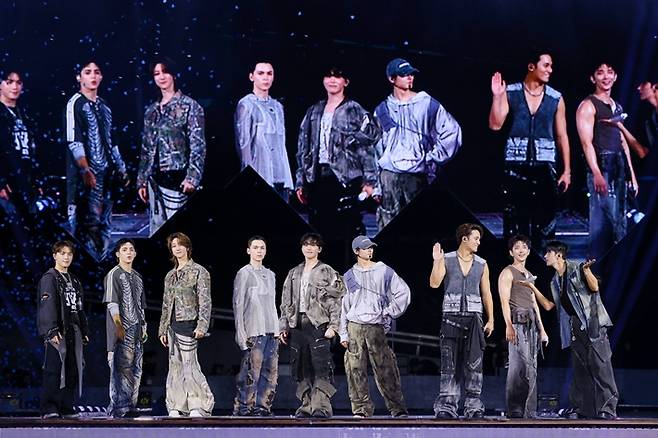 세븐틴은 이날 단체곡 무대뿐 아니라 9인 9색 솔로 무대를 펼쳤다. 플레디스 엔터테인먼트 제공