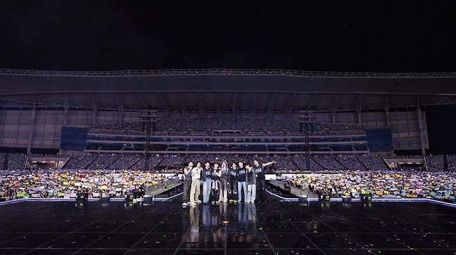 그룹 세븐틴. 플레디스 엔터테인먼트 제공