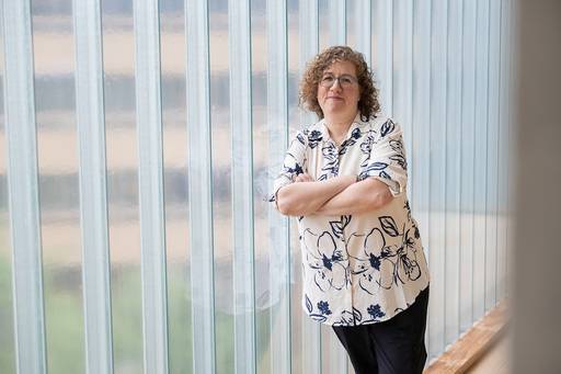 소설가 세라 핀스커는 12일 세계일보와의 인터뷰에서 “가장 큰 영향을 받은 SF 작가는 어슐러 르 귄(1929∼2018)”이라며&nbsp;“SF부터&nbsp;아동·청소년 문학, 사실주의 소설, 판타지까지 넘나든 작가였기에 어떤 감정이나 상황에도 어울리는 그의 글이 있다”고 말했다.&nbsp; 한국문학번역원·서울국제작가축제 제공