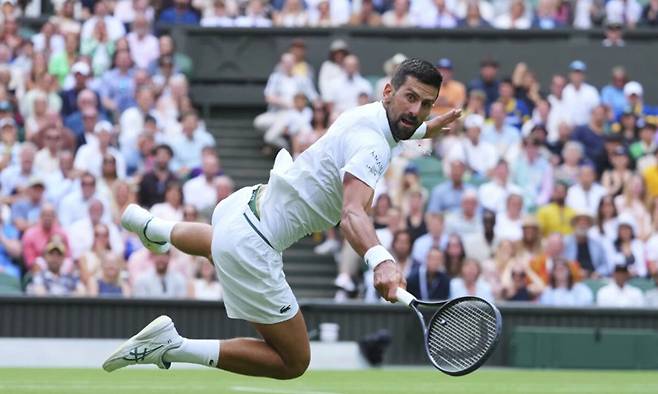 세르비아가 낳은 세계적인 테니스 선수 노바크 조코비치.&nbsp;세계 4대 메이저 대회 최다 우승 기록(24회)의&nbsp;보유자다. AP연합뉴스