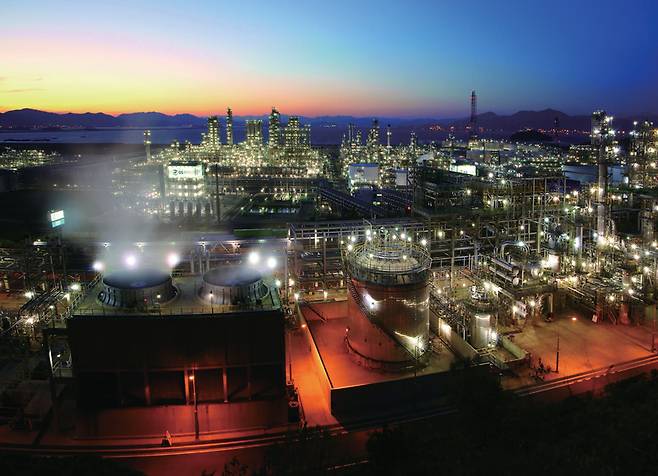 여수국가산업단지 야경 ⓒ연합뉴스