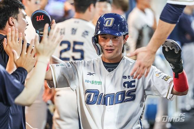 NC 최정원은 현재 왼손 두상골 미세 골절로 타격을 할 수 없다. 그는 대주자와 대수비로 남은 시즌 어떻게든 팀에 보탬이 되리라 다짐했다. 사진제공｜NC 다이노스