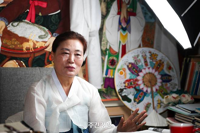 이지녀 만신이 지난 9월 8일 서울 종로구 신당에서 주간경향과 인터뷰를 하고 있다. 정지윤 선임기자