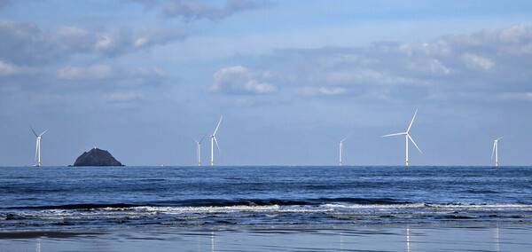 신안군 자은도 북서쪽 9㎞ 해역에 조성중인 '전남해상풍력 1단지'. 김양배 기자