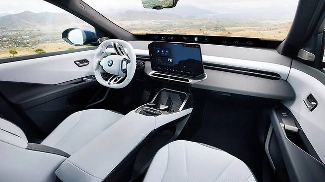 BMW 신형 iX3 실내