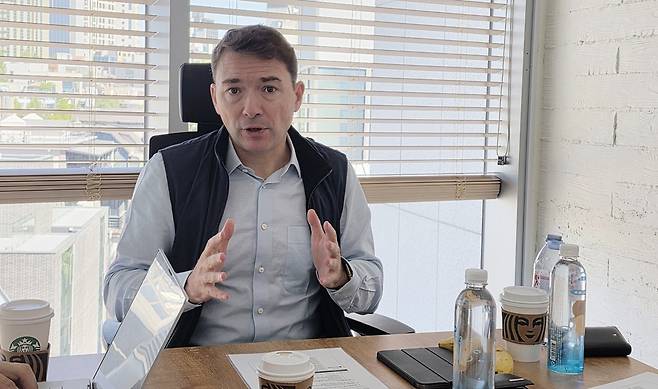 - 질 랑고유 버추어스 CEO