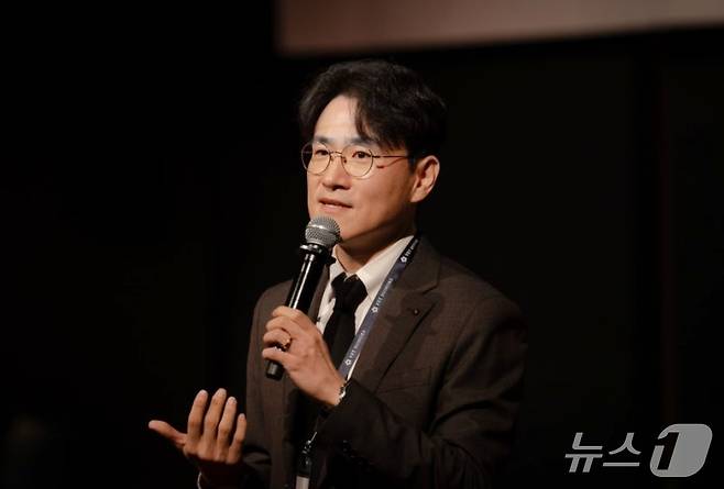 이태호 벳아너스 학술위원장이 14일 열린 '벳아너스 증례 교류 심포지엄'에서 개회사를 하고 있다(벳아너스 제공). ⓒ 뉴스1