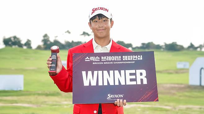‘2025 스릭슨 브레이브 챔피언십’ 최종전에서 우승을 차지한 김규민. 사진 | 던롭스포츠코리아