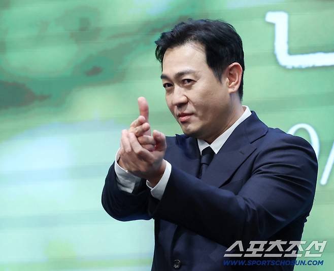 16일 오후 서울 신도림 더세인트에서 KBS2 토일 미니시리즈 '은수 좋은날' 제작발표회가 열렸다. 포토타임을 갖고 있는 배우 박용우. 신도림=송정헌 기자songs@sportschosun.com/2025.09.16/