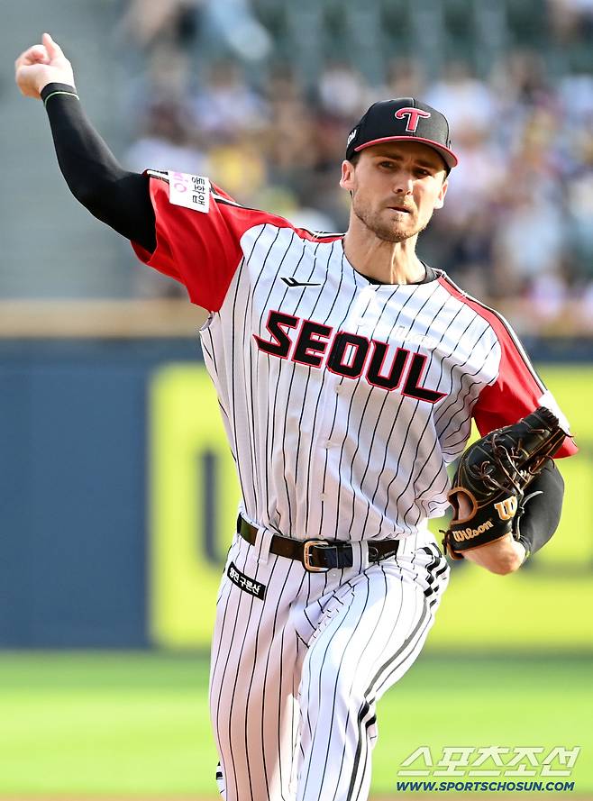 14일 잠실야구장에서 열린 KIA와 LG의 경기, LG 선발투수 톨허스트가 역투하고 있다. 잠실=허상욱 기자wook@sportschosun.com/2025.09.14/