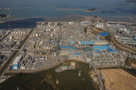 서산시 대산읍은 석유화학단지와 주거지·원도심이 공존하는 지역으로, 교통망 확충과 생활 SOC 확보가 청년 정주 여건 개선의 핵심 과제로 지적된다. 대산공단 전경. 대전일보DB