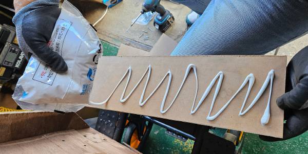 목공 본드 투입!