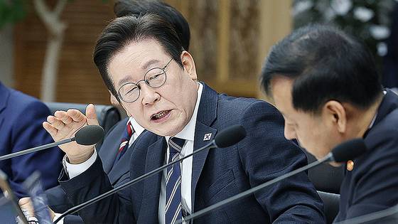 이재명 대통령이 16일 세종시 정부세종청사 국무회의실에서 열린 42회 국무회의에서 발언을 하고 있다. 대통령실사진기자단