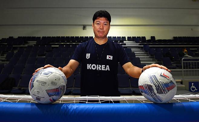 한국 혼혈 첫 축구국가대표 장대일. 현 재 세종국대FC 감독으로 초등학생들을 지도한다. 김성태 객원기자