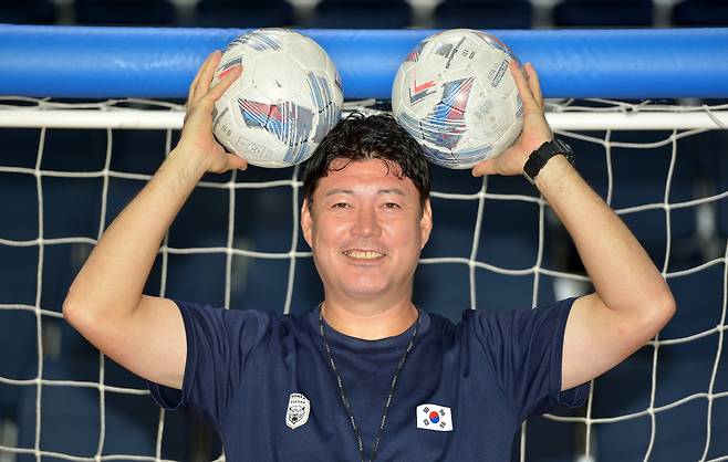 한국 혼혈 첫 축구국가대표 장대일. 현재 세종국대FC 감독으로 초등학생들을 지도한다. 김성태 객원기자