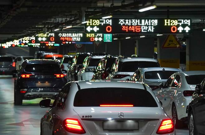 청년층이 면허를 획득하지 않는 배경 중 하나인 주차난. 쿠키뉴스 자료사진