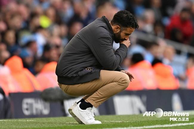 맨체스터 유나이티드가 15일(한국시간) 잉글랜드 맨체스터 에티하드 스타디움에서 열린 맨체스터 시티와 2025-26시즌 프리미어리그  4라운드에서 3-0으로 완패했다. 이적시장에서 대대적인 보강이 무색하다.사진(잉글랜드 맨체스터)=AFPBBNews=News1