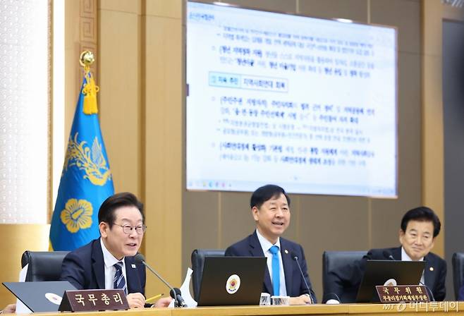 [세종=뉴시스] 고범준 기자 = 이재명 대통령이 16일 세종시 정부세종청사에서 열린 제42회 국무회의에서 발언하고 있다. (대통령실통신사진기자단) 2025.09.16. bjko@newsis.com /사진=