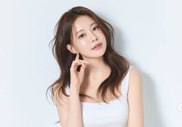 모델 겸 유튜버 아옳이(본명 김민영)가 강남의 고급 아파트를 60억원이 넘는 가격에 매입했다. /사진=유튜버 아옳이 인스타그램