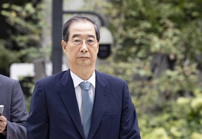 한덕수 전 국무총리가 지난 9일 서울 종로구 광화문 김건희 특검팀(특별검사 민중기)에 참고인 신분으로 조사를 받기 위해 출석하고 있다. [뉴시스]
