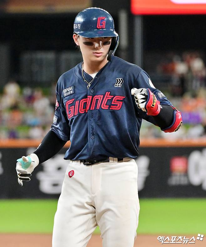 롯데 자이언츠 외야수 윤동희가 16일 대구 삼성라이온즈파크에서 열린 2025 신한 SOL Bank KBO리그 삼성 라이온즈와의 팀 간 14차전에서 6회초 2타점 적시타를 기록했다. 사진 엑스포츠뉴스 DB