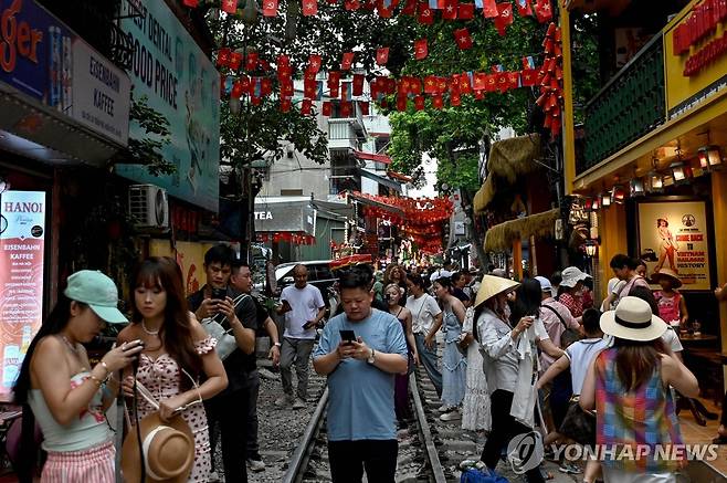 베트남 하노이의 외국인 관광객들 [AFP 연합뉴스 자료사진. 재판매 및 DB 금지]