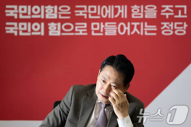 장동혁 국민의힘 대표가 16일 서울 여의도 국회에서 뉴스1과 인터뷰하고 있다. ⓒ News1 유승관 기자