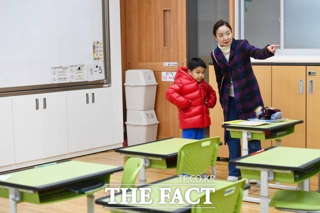 출생률 저하로 초등학교 과밀학급률은 지난해 4.56%에서 올해 2.83%로 낮아졌다. 과밀학급률은 전체 학급 중 과밀학급이 차지하는 비율을 뜻한다. 사진은 서울의 한 초등학교./장윤석 기자